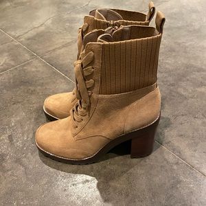 DELTAN SOPHIE SUEDE CHUNKY LUG SOLE HIKER BOOTIES TAN SUEDE 9 M NEW